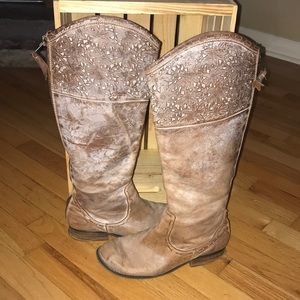 Corral lazer cut top beautiful leather boots 8 1/2